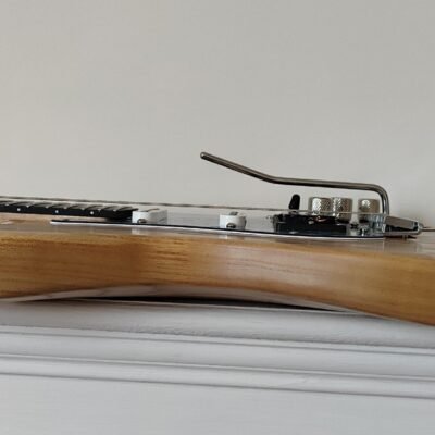 Perfil de guitarra eléctrica cuerpo plano Arte de Luthier