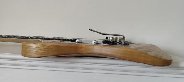 Perfil de guitarra eléctrica cuerpo plano Arte de Luthier