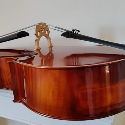 Perfil derecho de violonchelo con ajuste de luthier